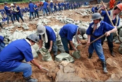 Trung Quốc làm khó để không tuyển lao động Việt Nam?